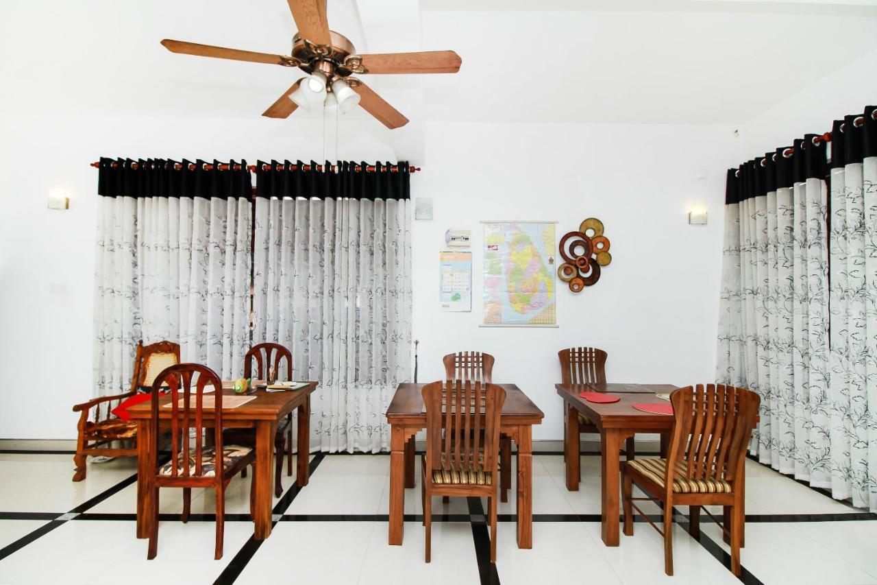 Jj Villa Bentota Aluthgama Exterior photo